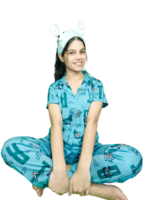 Dimo's women dot printed notched collar set - Image 3