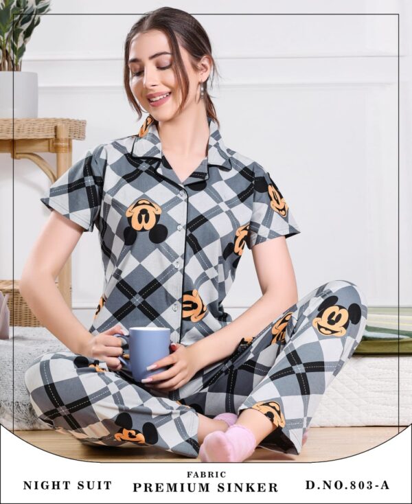 Dimo's women dot printed notched collar set